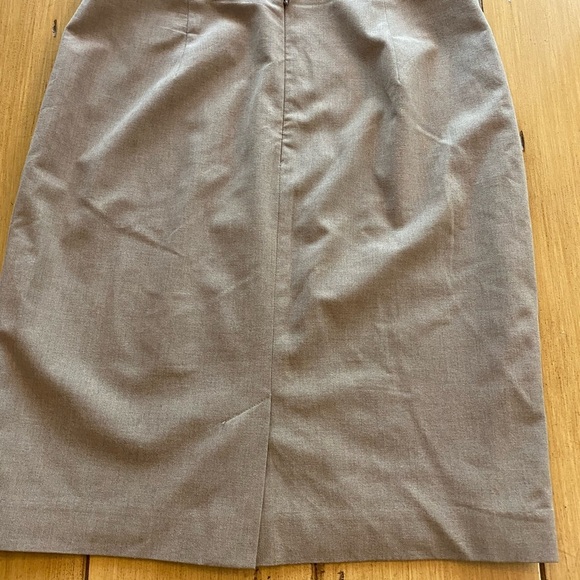 Halogen Women’s Pencil Skirt Short Lined Tan Size 4 Work Professional Classic - Picture 14 of 14